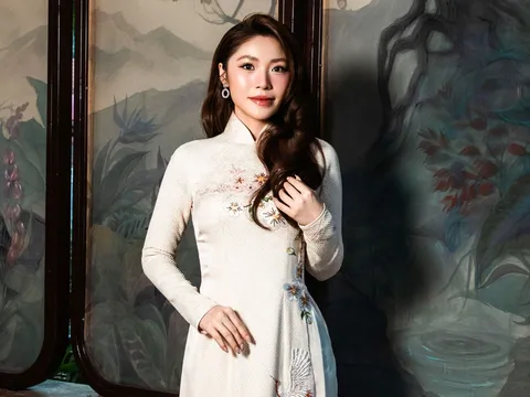 Hoa hậu Thanh Thảo đảm nhận vai trò vedette trong show diễn kỷ niệm 30 năm làm nghề của NTK Võ Việt Chung