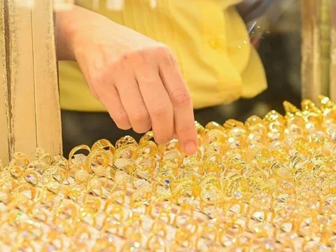 Giá vàng hôm nay 24/12/2025: Vàng miếng SJC và nhẫn trơn tăng mạnh, lập đỉnh theo thế giới