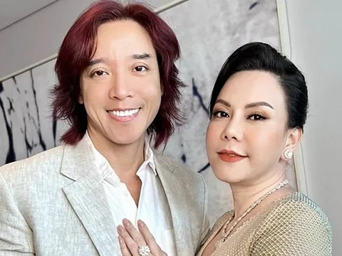 Hành động đặc biệt của Việt Hương nhận "cơn mưa" lời khen