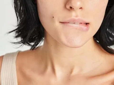 5 vị trí nốt ruồi 'quyền năng nhất', là những nốt ruồi báo hiệu ân đức tổ tiên truyền lại