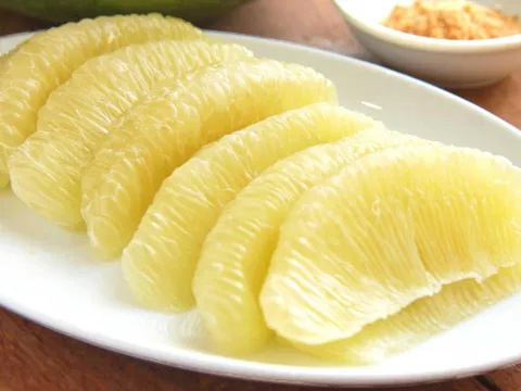 Bưởi tốt và lành tính nhưng 4 nhóm người này không nên ăn