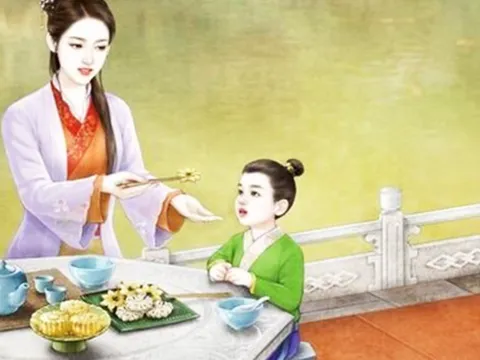 “Mẹ lùi một bước, cha tiến một bước” để nuôi dạy con trai thành tài