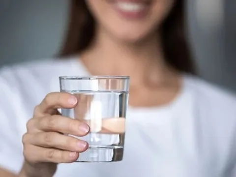 Có 2 thời điển không nên uống nước, kẻo đường huyết tăng cao