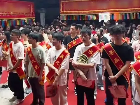 Ngôi làng nghèo mà có tới 33 tiến sĩ, con cháu ai cũng đỗ đạt cao