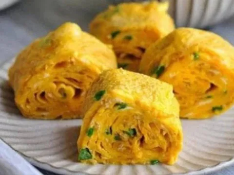 Rán trứng nhớ thêm thứ này, trứng nở phồng xốp mịn: 2 quả hóa thành 4 quả