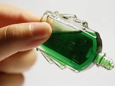 Bôi 1 giọt dầu gió vào bàn chân trước khi ngủ, 7 ngày thấy ngay khác biệt