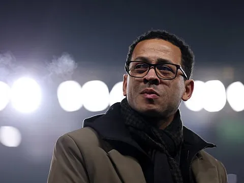 Liam Rosenior và cuộc chiến sinh tồn giữa "hai làn đạn" ở Chelsea