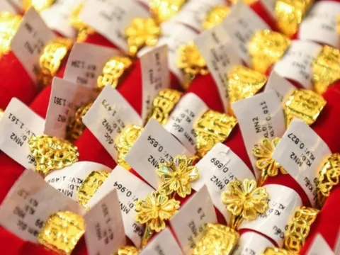 Giá vàng hôm nay 6/1/2026 tiếp tục tăng mạnh, tiến sát mốc 158 triệu đồng/lượng