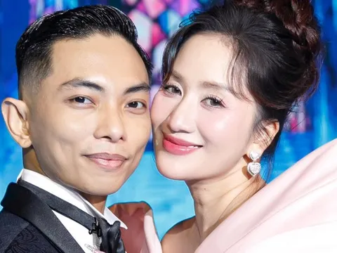 Phan Hiển đáp trả khi bị mỉa mai nhìn "như mẹ con" khi đứng cạnh Khánh Thi