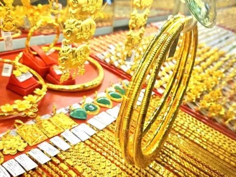 Giá vàng hôm nay 7/1: Vàng SJC & Vàng nhẫn tăng mạnh, tiếp cận đỉnh lịch sử