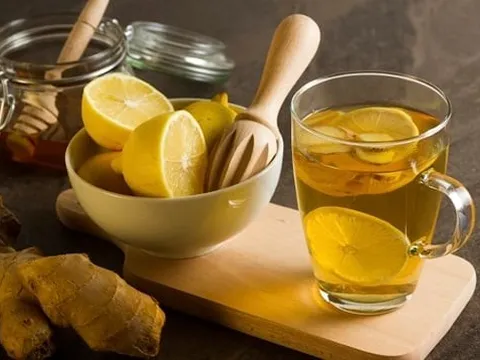 Cách pha nước chanh gừng giữ ấm, tốt cho họng