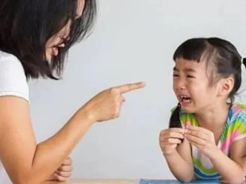 Top 5 câu nói của cha mẹ khiến con trẻ tổn thương nhất