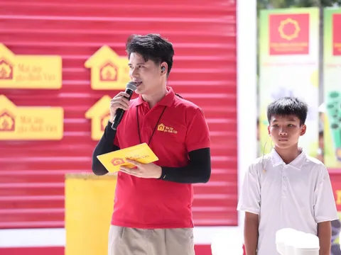 Vũ Mạnh Cường từ MC chính luận đến thành công khi dẫn dắt ở 2 chương trình nhân văn lấy nước mắt người xem