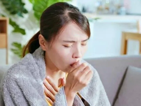 Cảnh báo: 3 kiểu ho nguy hiểm báo hiệu ung thư phổi, cô gái trẻ qua đời chỉ sau 2 tuần