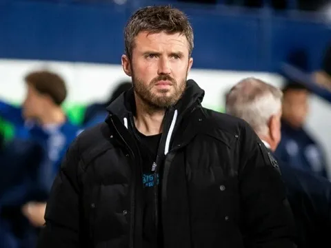 Carrick yêu cầu MU khẩn cấp mượn tiền đạo cánh trái