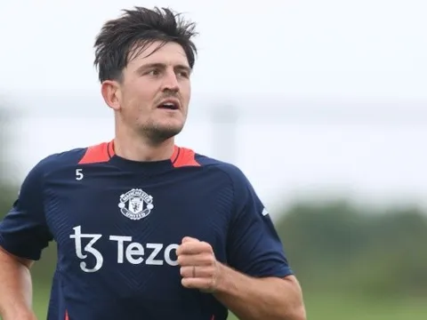 Milan đại chiến Roma vì Harry Maguire