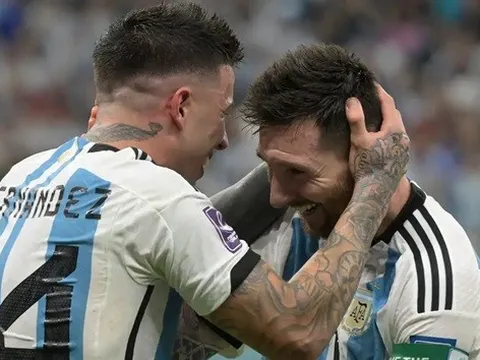 Enzo Fernandez hiện thực hóa giấc mơ PlayStation với Messi