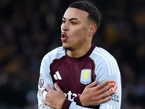 Collymore dự báo Rogers sang MU hoặc Chelsea giá 80 triệu