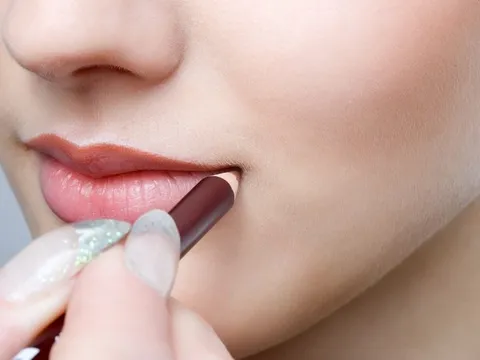 Những lỗi thường gặp khi kẻ viền môi cần tránh