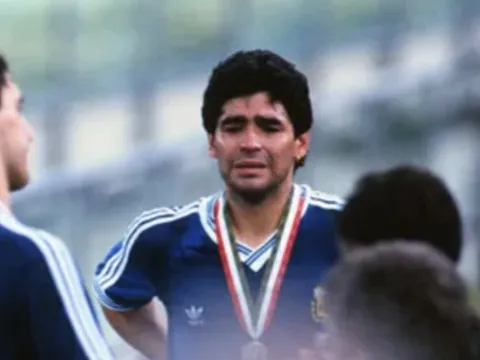 Diego Maradona giữa biển lệ World Cup 1990