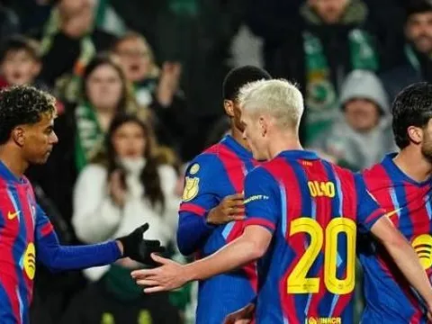 5 dấu ấn Racing 0-2 Barcelona: Yamal chói sáng; Kép phụ lên tiếng