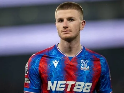 M.U đặt cược vào Carrick giữa lúc Spurs tranh Wharton