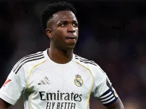 Real Madrid đại phẫu đội hình, Vinicius vào tầm ngắm