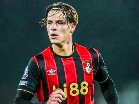 Tin đồn chuyển nhượng tối 16/1:  MU, Man City tranh Alex Scott; Tottenham nhắm sao Man City