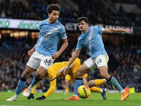 Hàng thủ trẻ của Man City đủ bản lĩnh đại chiến MU