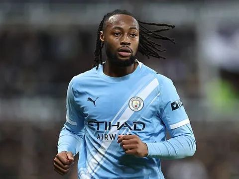 Carrick cần tìm lời giải cho mũi khoan Semenyo của Man City