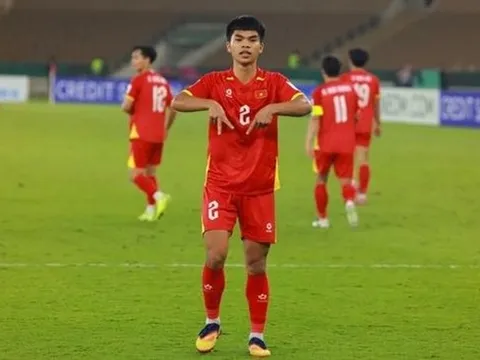 Lê Phát đền đáp niềm tin của HLV Kim Sang-sik