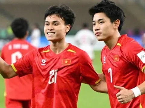 Người hùng U23 Việt Nam từng bị bố cấm đá bóng vì sợ nghèo