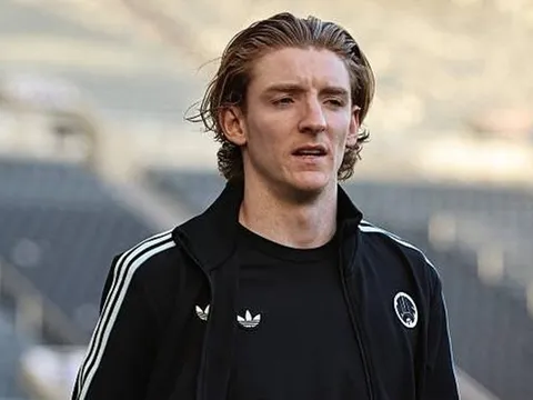 Những con số báo động ngăn Arsenal mua Anthony Gordon