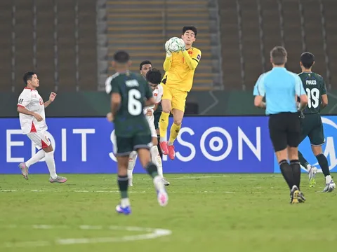 Bầu Đức thưởng 1 tỉ, hứa thêm 2 tỉ nếu U23 Việt Nam vào chung kết