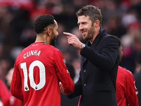 Carrick cao tay với 5 thay đổi hạ Man City