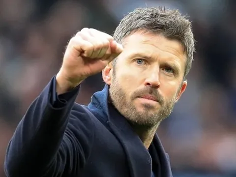 Carrick kết hợp Mainoo với Bruno, phơi bày sai lầm của Amorim