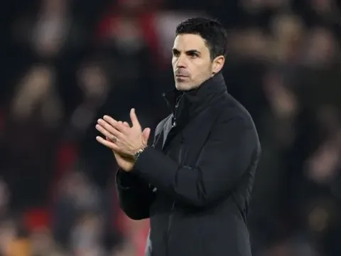 Steven Gerrard chỉ ra sai lầm khiến Arsenal lỡ cơ hội bứt phá