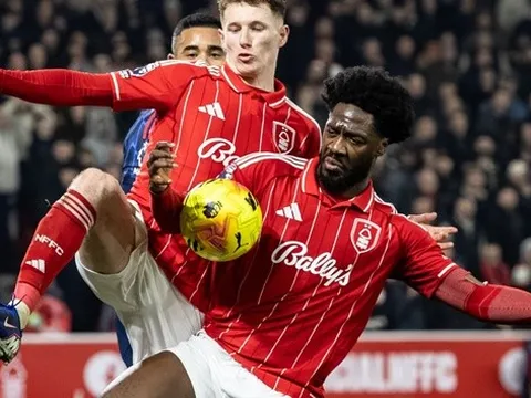 Arteta bức xúc vì Arsenal mất oan phạt đền trước Forest