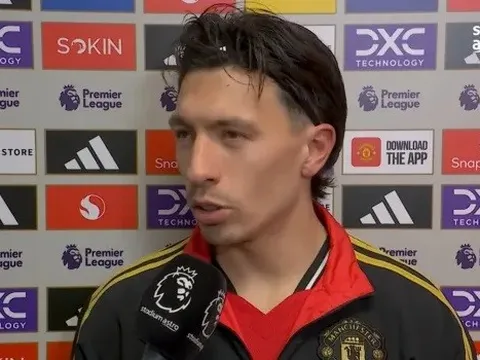 Bắt chết Haaland, Martinez đáp trả Scholes và Butt