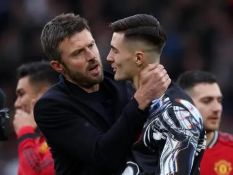 Gạt Sesko khỏi đội hình, Carrick lập tức xoa dịu học trò