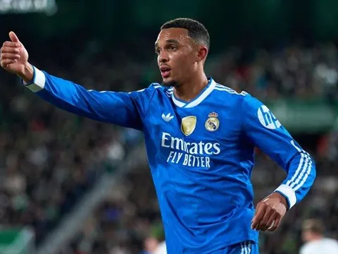 Alexander-Arnold vỡ mộng tại Real Madrid, tính đường về Anh