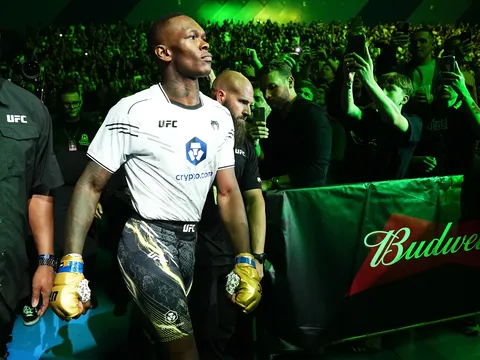 Vị thế lung lay: Israel Adesanya lần đầu bị xếp 'cửa dưới' trong ngày trở lại UFC