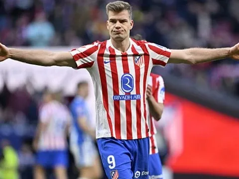 Sorloth giải vây, Atletico nhọc nhằn giành 3 điểm trước Alaves