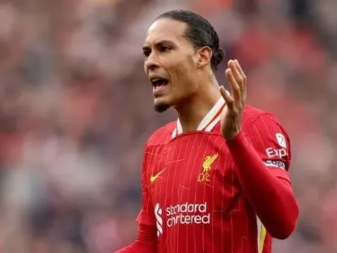 Van Dijk thất vọng vì CĐV Liverpool la ó đội nhà