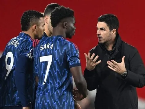 Arsenal lỡ thời cơ vàng bỏ xa Man City