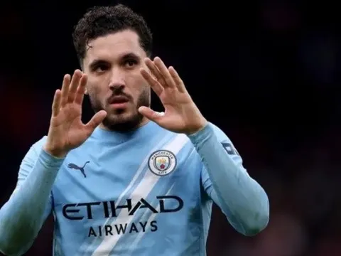 Evra mỉa mai Cherki sau khi Man City thua Man Utd