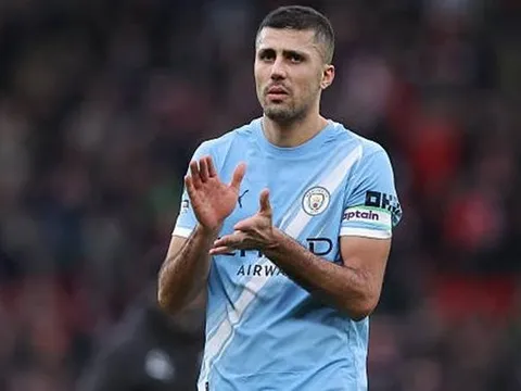 Pep tìm thấy điểm sáng từ Rodri sau trận thua MU