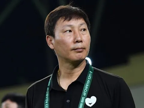 HLV Kim Sang-sik lên dây cót tinh thần đấu Trung Quốc