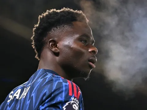 Arsenal đi trên dây khi dùng Saka ở tuần lễ phán quyết