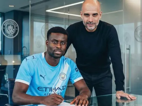 Guehi là món hời giải cứu hàng thủ Man City